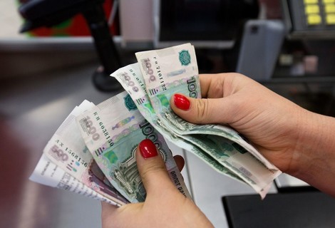 The Longest Recession In Recent History Hits Russian People: Now, Even Savings Become A Luxury