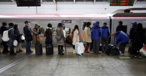 How Japanese Rail Stations Prevent Suicide 